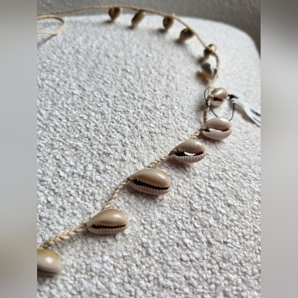 NWT!! Free People, Maui Shell Necklace, Neutral - NEW -$38 - Picture 7 of 8